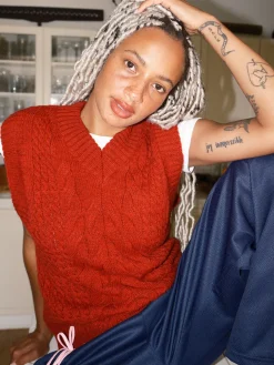 Cosy Red Vest - Red