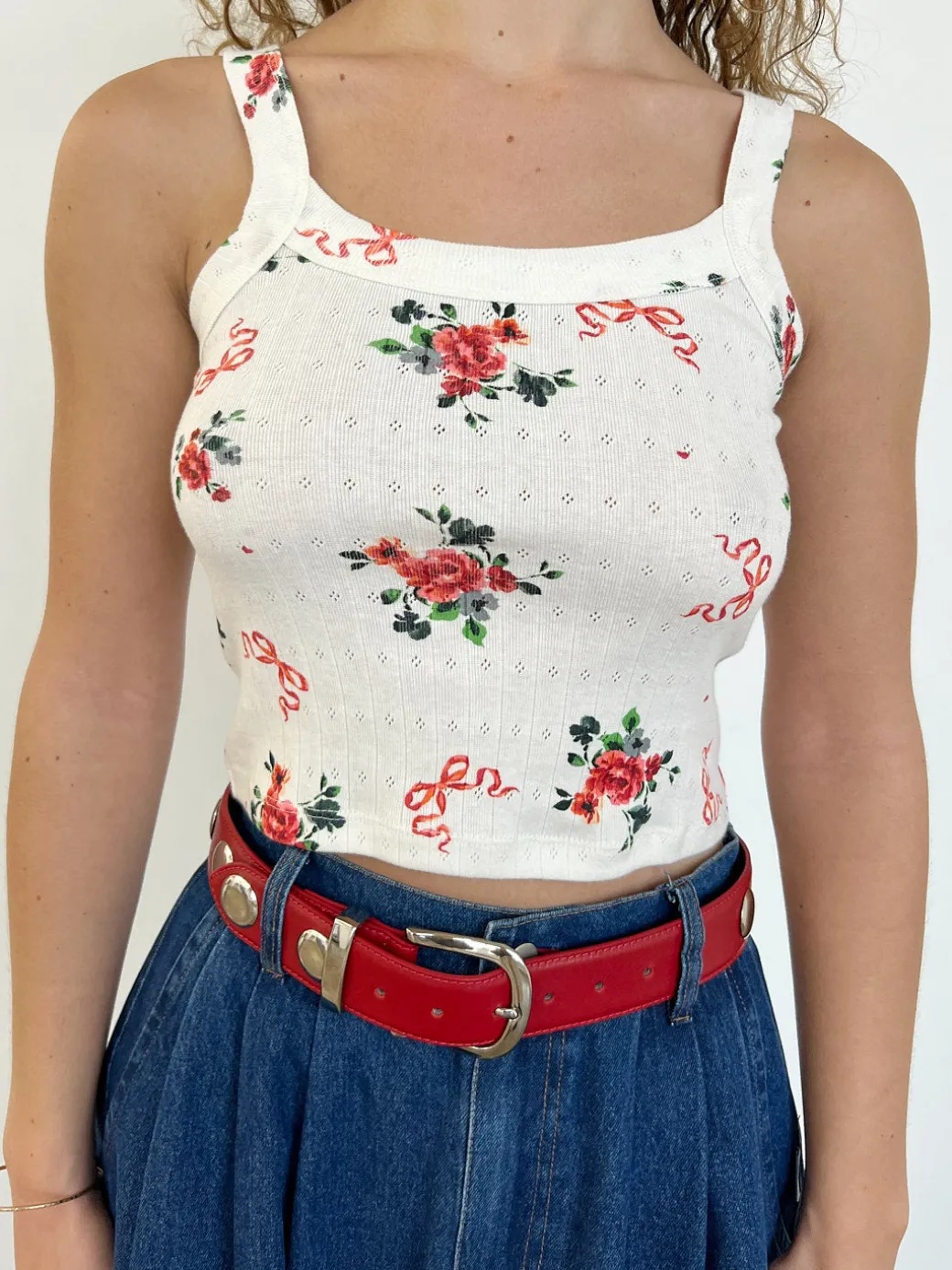 Emery Grommet Belt - Scarlet