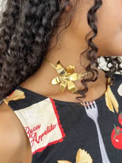 Evie Flower Necklace - Gold