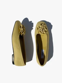 Marsha Rosette Slipper - Lemon