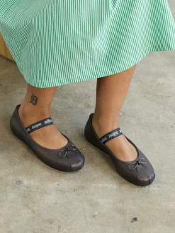 Melissa Sophie Flat - Black